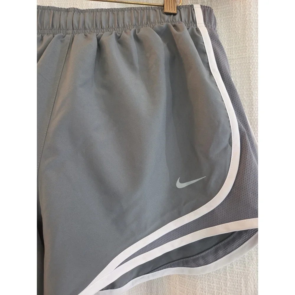 Nike Tempo Dri-Fit Women's Shorts Athletic Gray Size Medium Lined Running